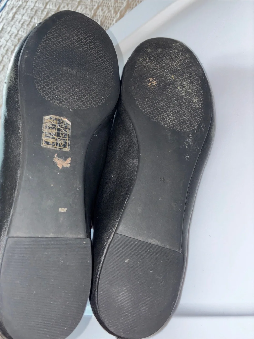 Tory Burch Black Leather Gold Logo Cap-Toe Flats